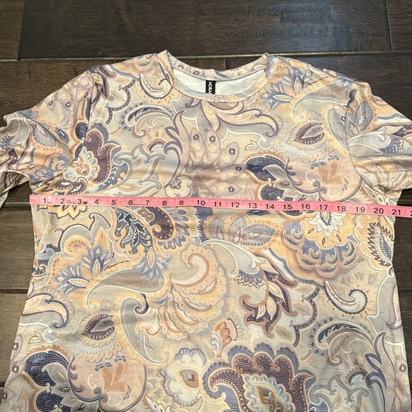 ❤️3/$30 Noracora Long Sleeve Top - Picture 7 of 10